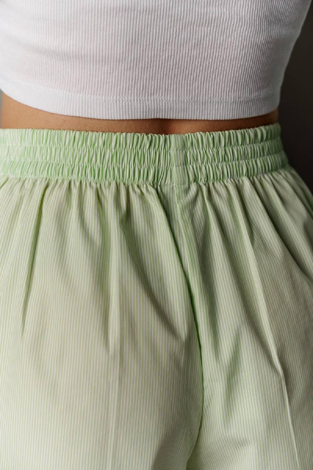 Karo Kauer Woven Shorts Striped Matcha Sonderangebot der Fabrik
