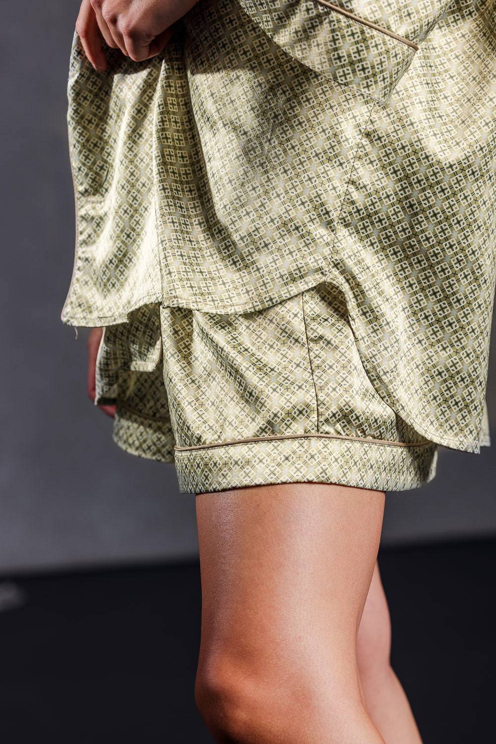 Karo Kauer Retro Shorts Khaki Versandkostenfrei
