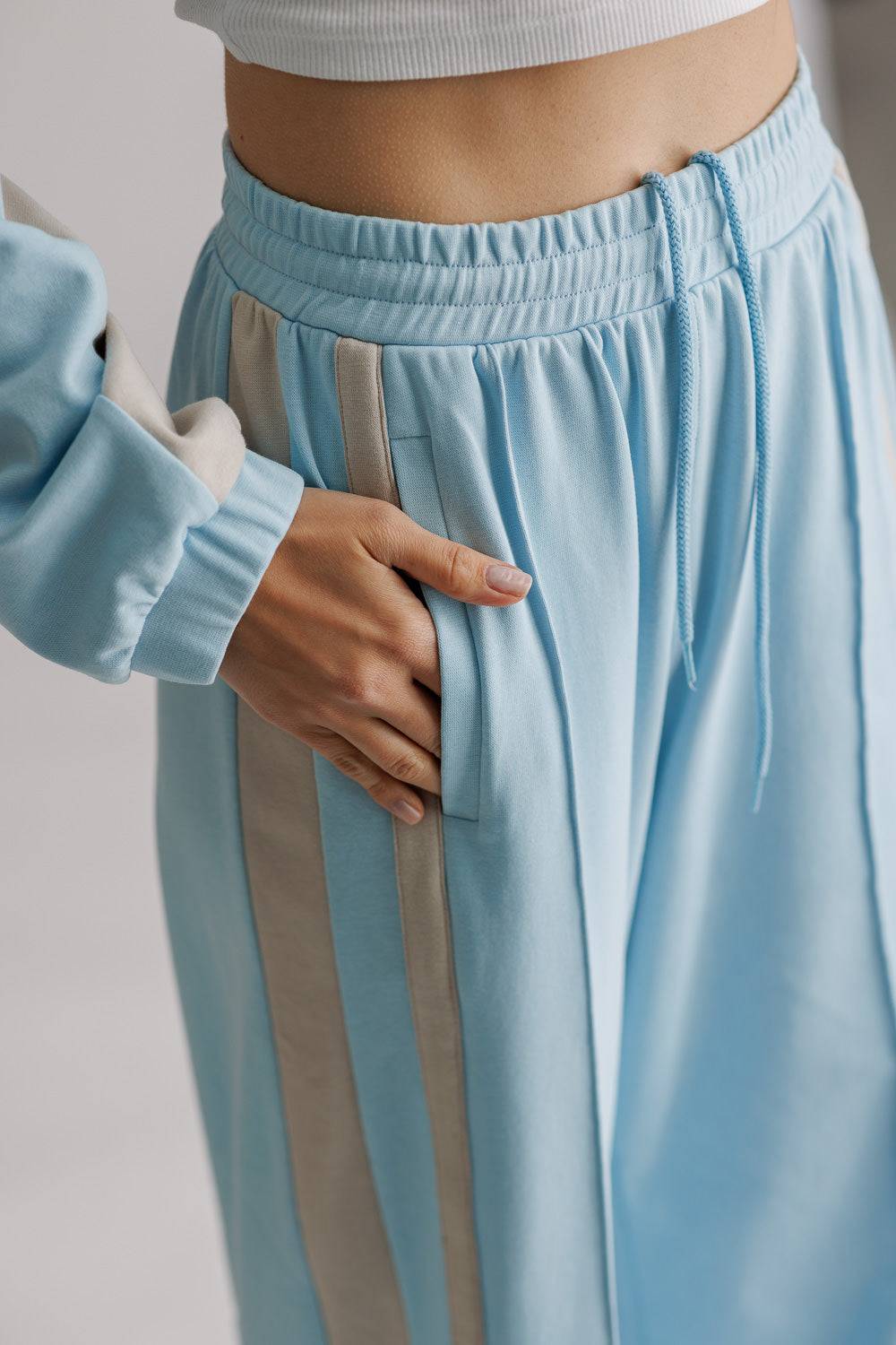Karo Kauer Tracksuit Jersey Pants Light Blue Discount Store für neue Produkte