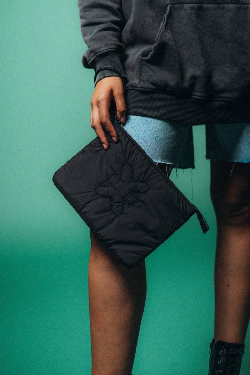 Karo Kauer Clutch Logo Top Angebot
