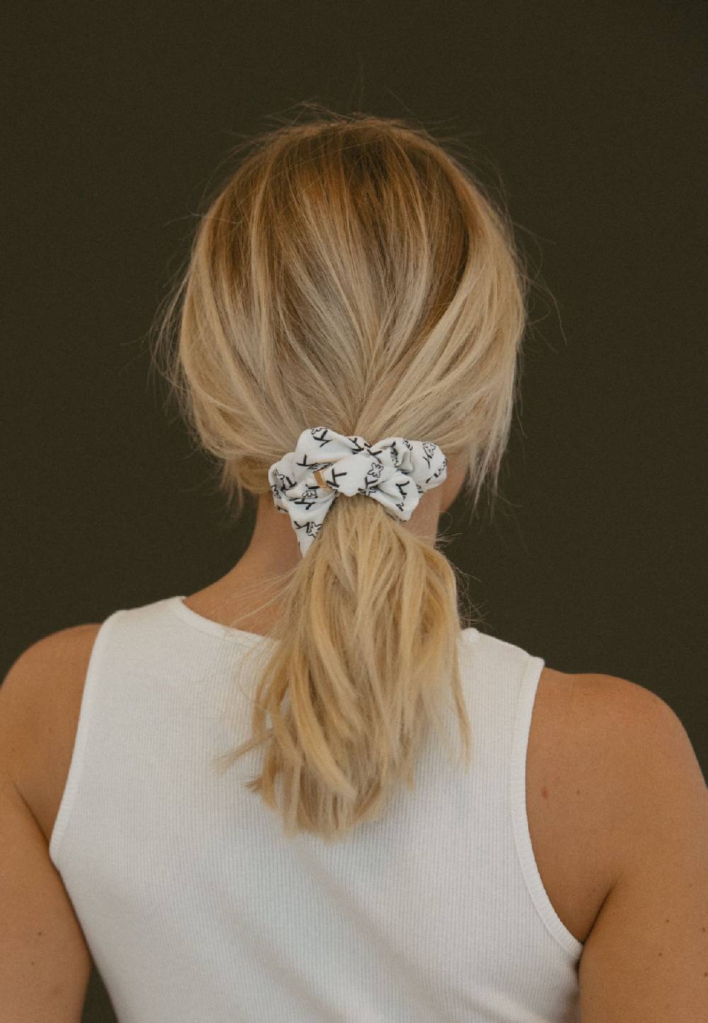 Karo Kauer Scrunchie White Begrenzte Freigabe