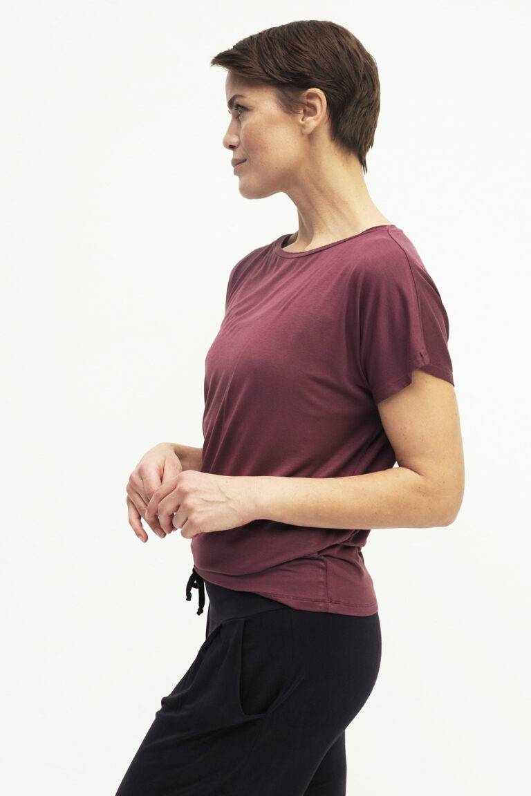Kismet Yogastyle Manavi Tee ruby Auslauf