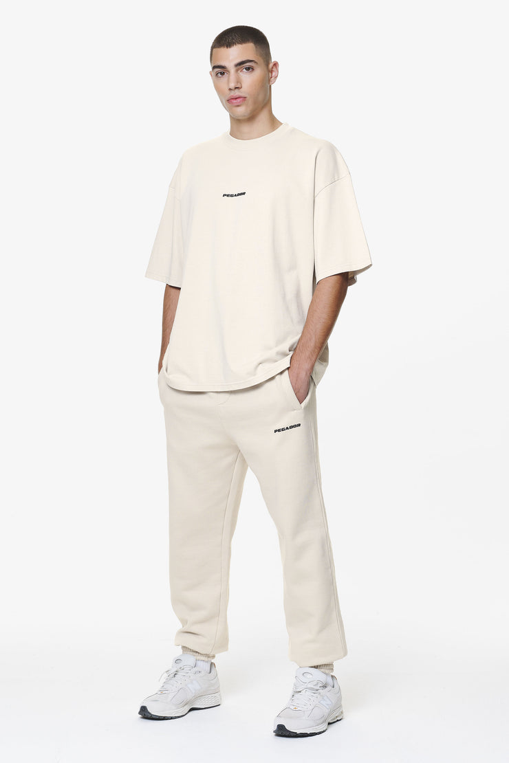 Pegador Logo Boxy Tee Washed Dust Cream Gum Versandkostenfrei