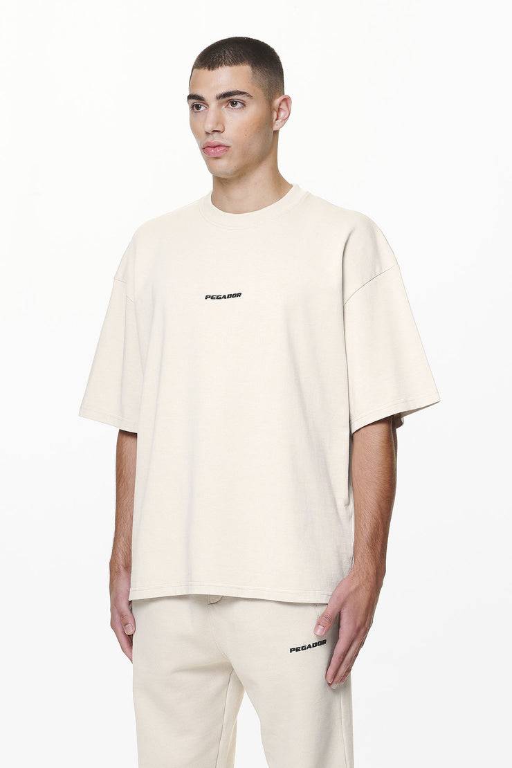 Pegador Logo Boxy Tee Washed Dust Cream Gum Versandkostenfrei