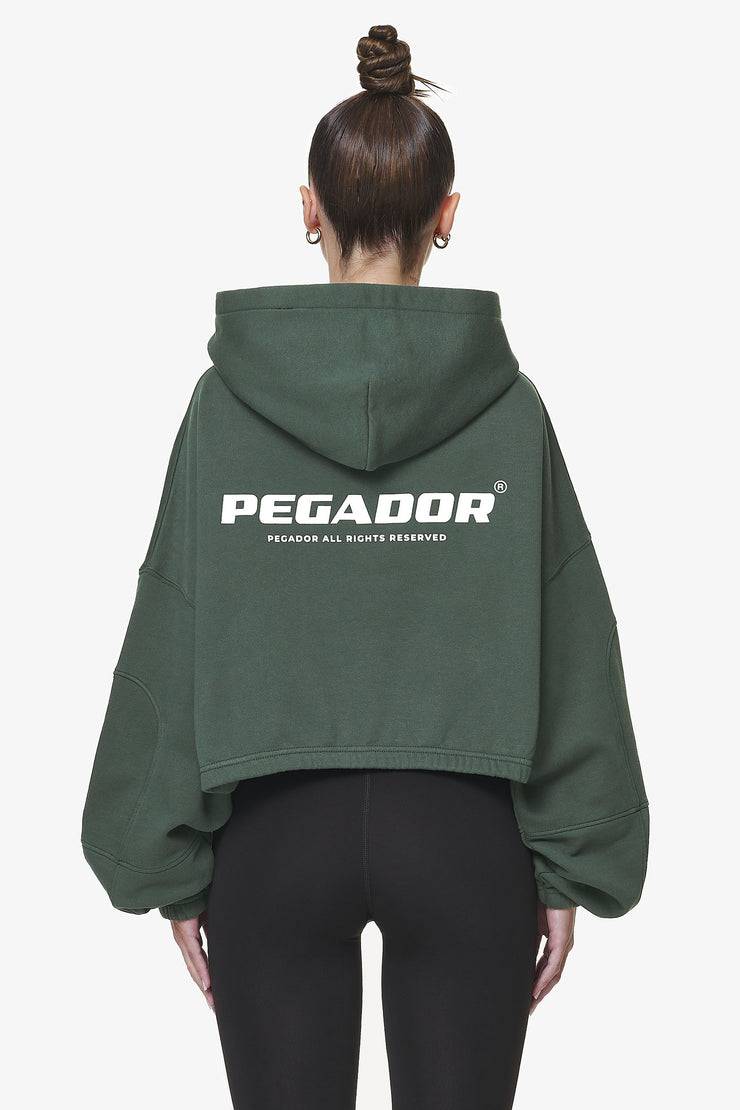 Pegador Skei Logo Oversized Cropped Hoodie Washed Sage Green zollfrei