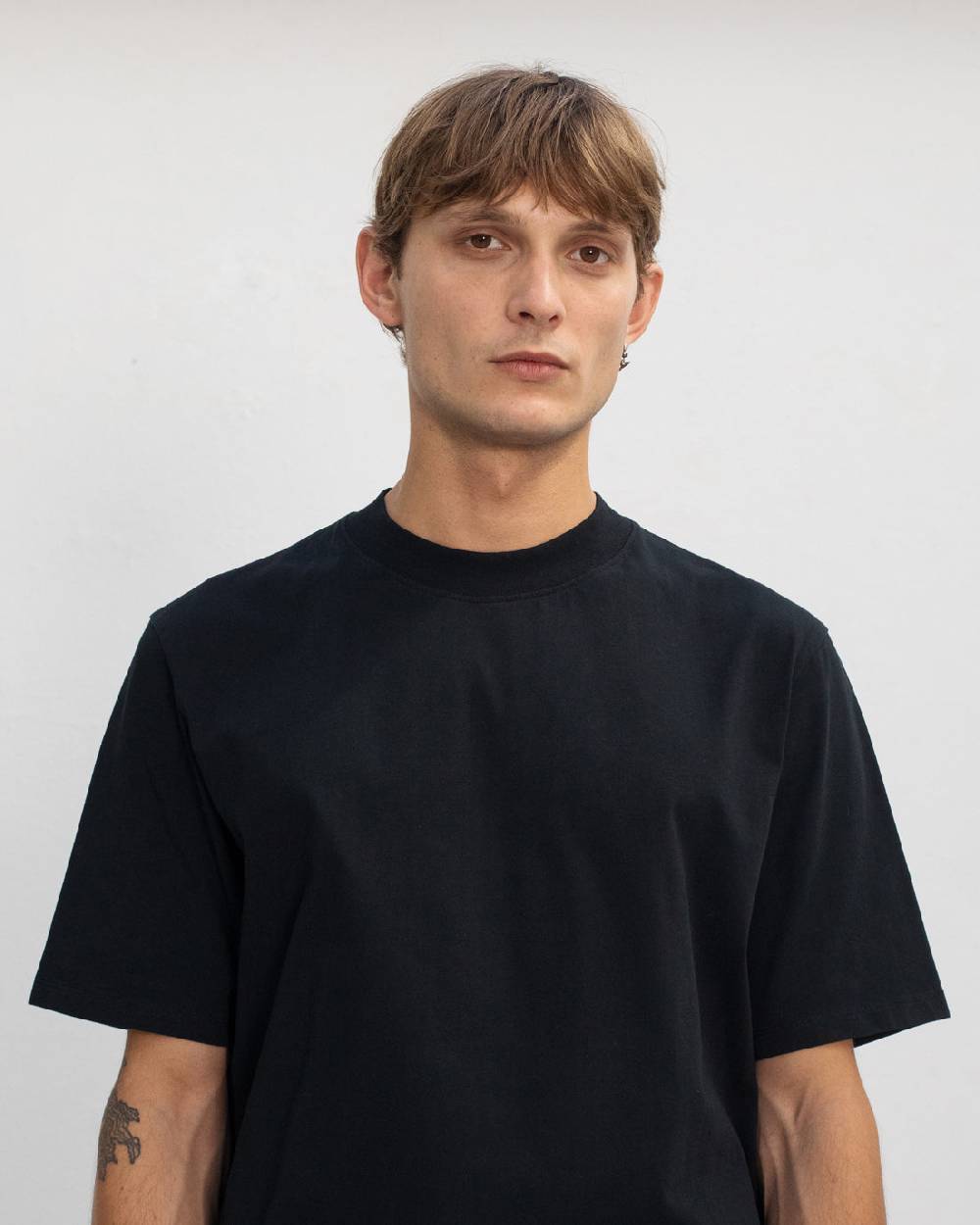 Rotholz Basic T-Shirt mit breitem Kragen Bio Baumwolle - Schwarz Sonderangebot