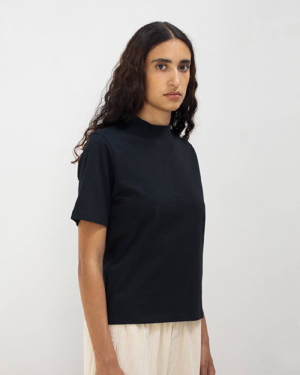 Rotholz Basic T-Shirt mit breitem Kragen Bio Baumwolle - Schwarz Heißer Verkauf