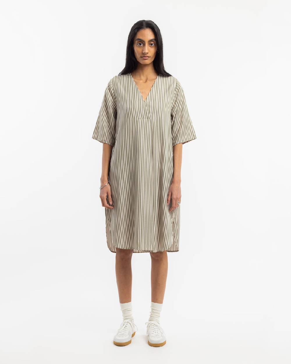 Rotholz Kaftan Kleid aus Lyocell - Oliv Gestreift Vierteljährliche Förderung