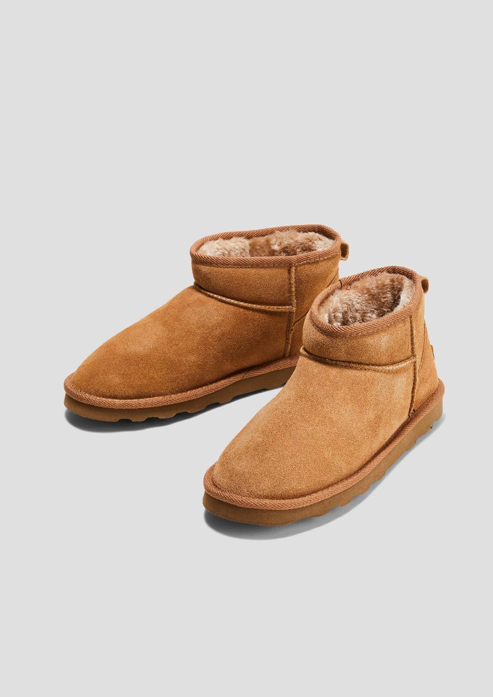 S.Oliver Flache Stiefel aus Leder Tiefpreis