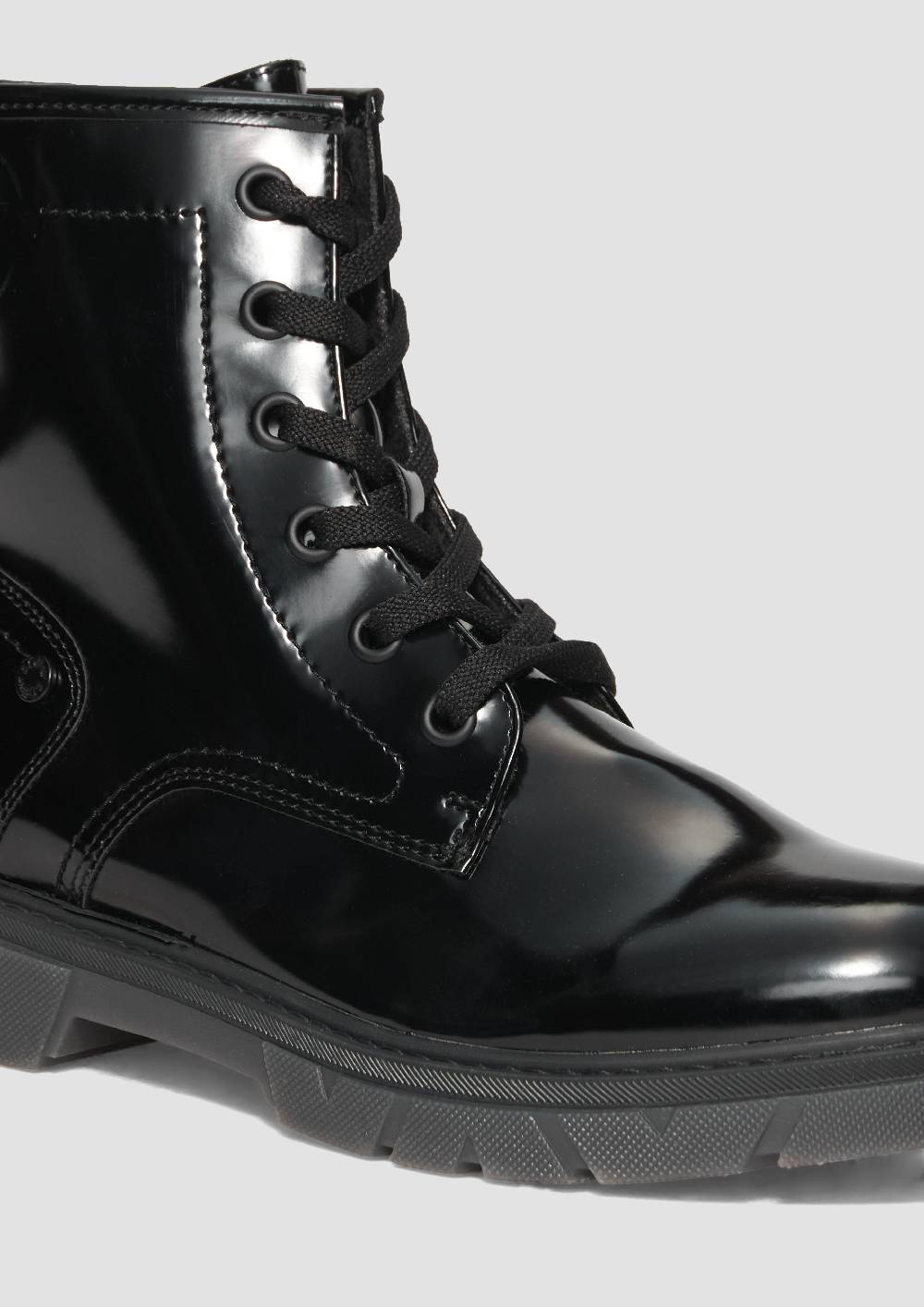 S.Oliver Stiefel mit Schnürung und Reißverschluss JETZT KAUFEN