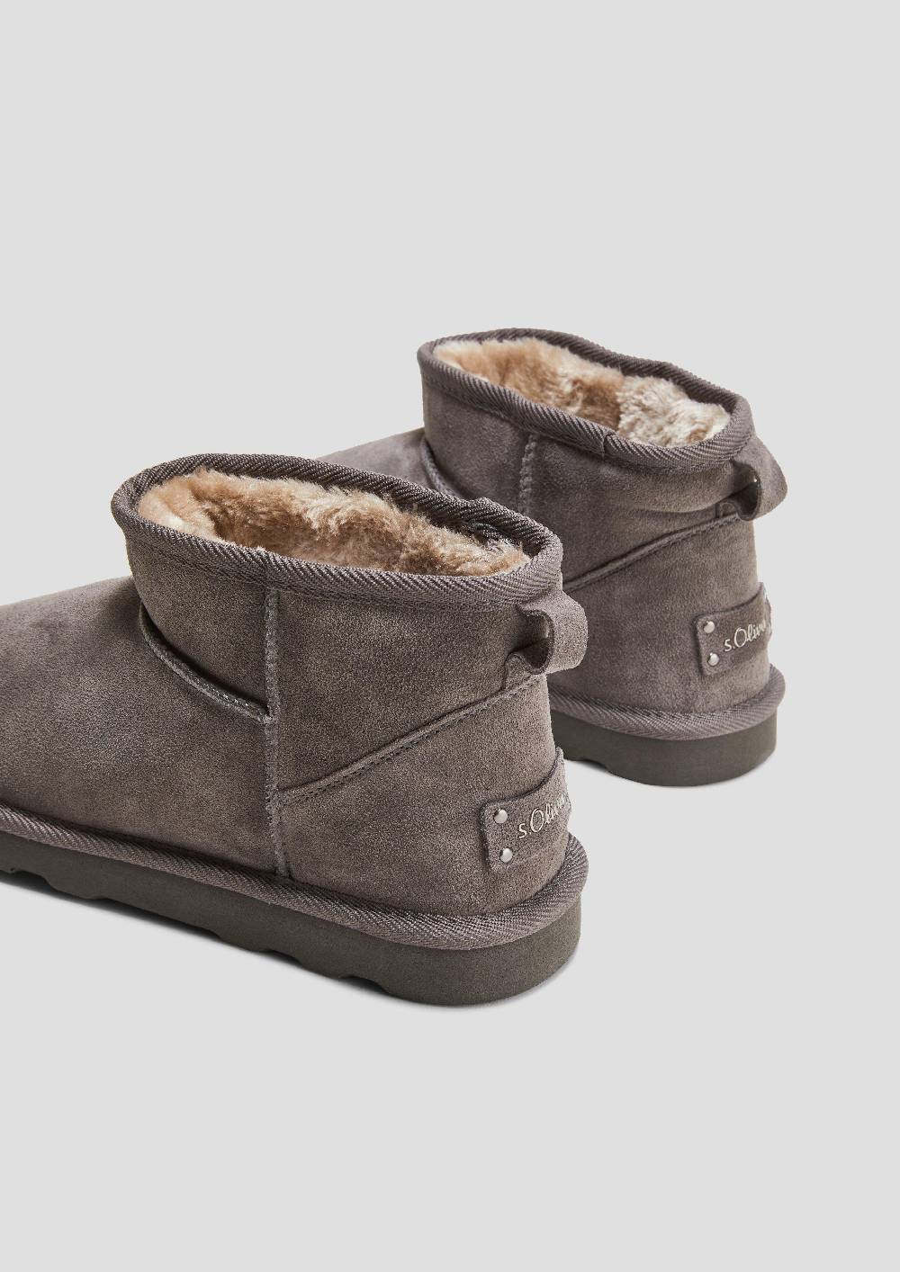 S.Oliver Flache Stiefel aus Leder Nur noch ein Tag übrig