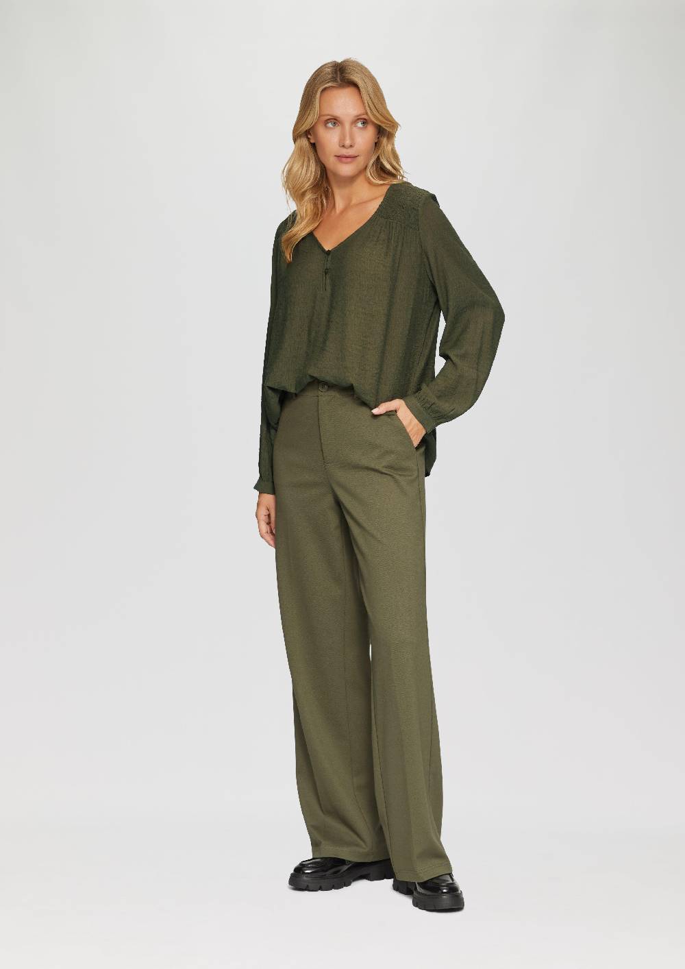S.Oliver Strukturierte Bluse aus Viskosemix mit Smok Details Zeitlich begrenztes Angebot
