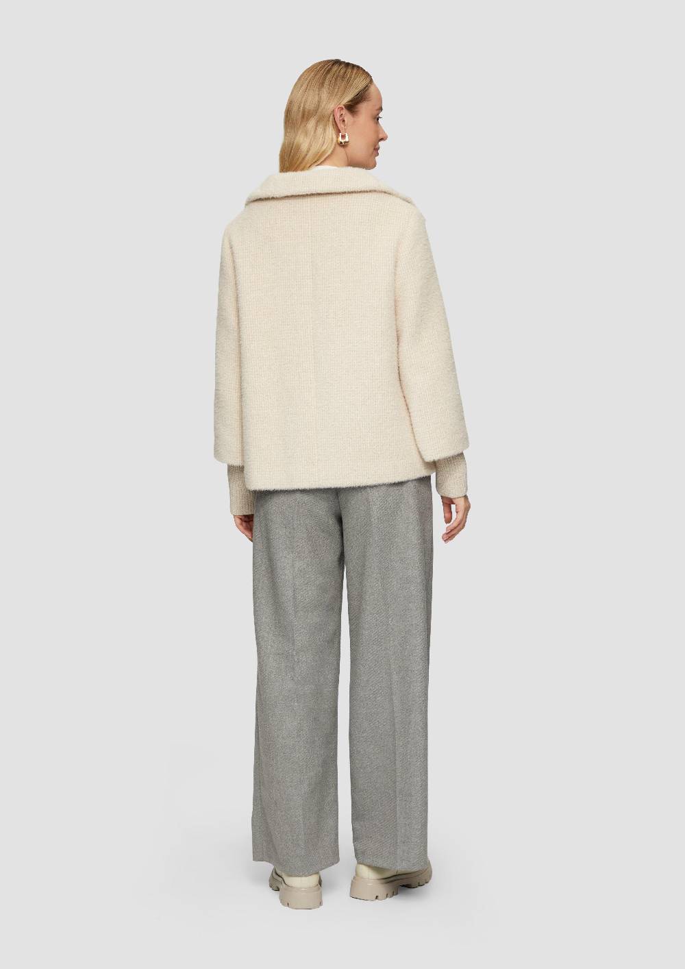 S.Oliver Flauschige Jacke mit Strickbündchen am Ärmel Begrenzt auf 3 Tage