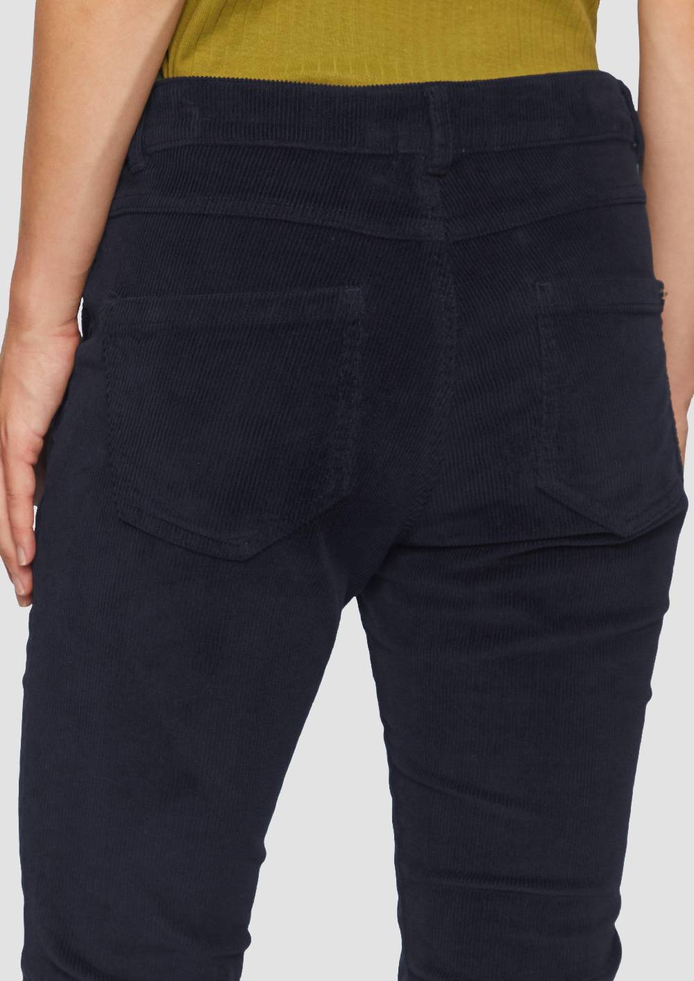 S.Oliver Schmal geschnittene Cordhose Sonderangebot