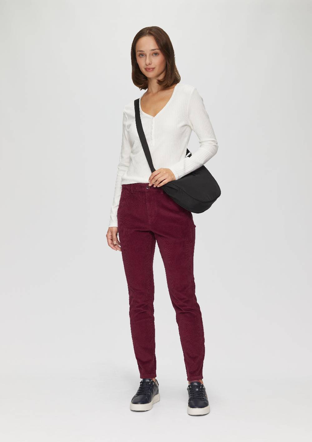 S.Oliver Schmal geschnittene Cordhose Rabatt
