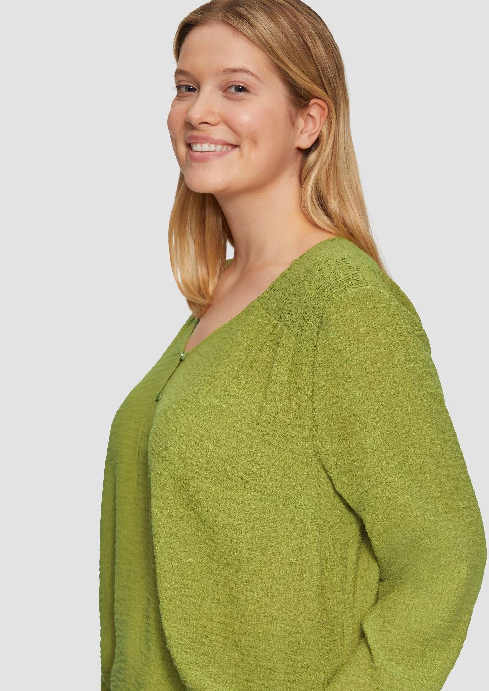 S.Oliver Strukturierte Bluse aus Viskosemix mit Smok Detail JETZT KAUFEN