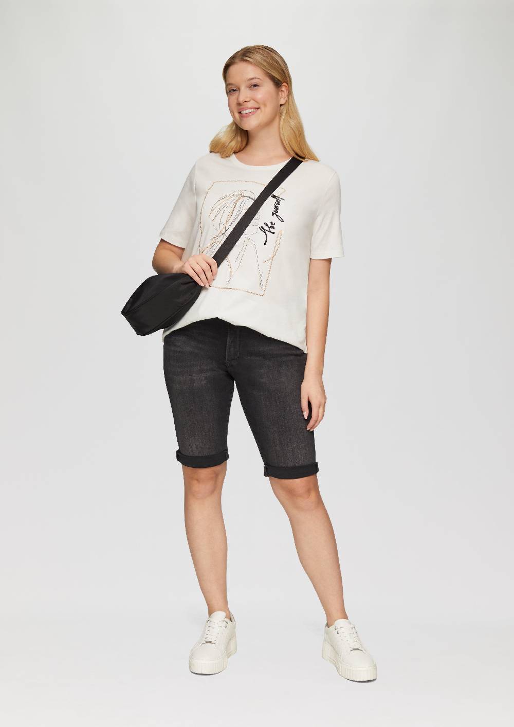 S.Oliver T-Shirt mit Stickerei-Artwork Vierteljährliche Förderung