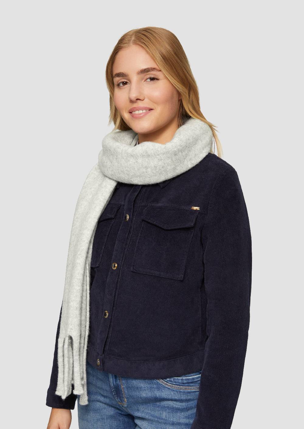 S.Oliver Gestrickter Schal mit Fransen Wochenangebot