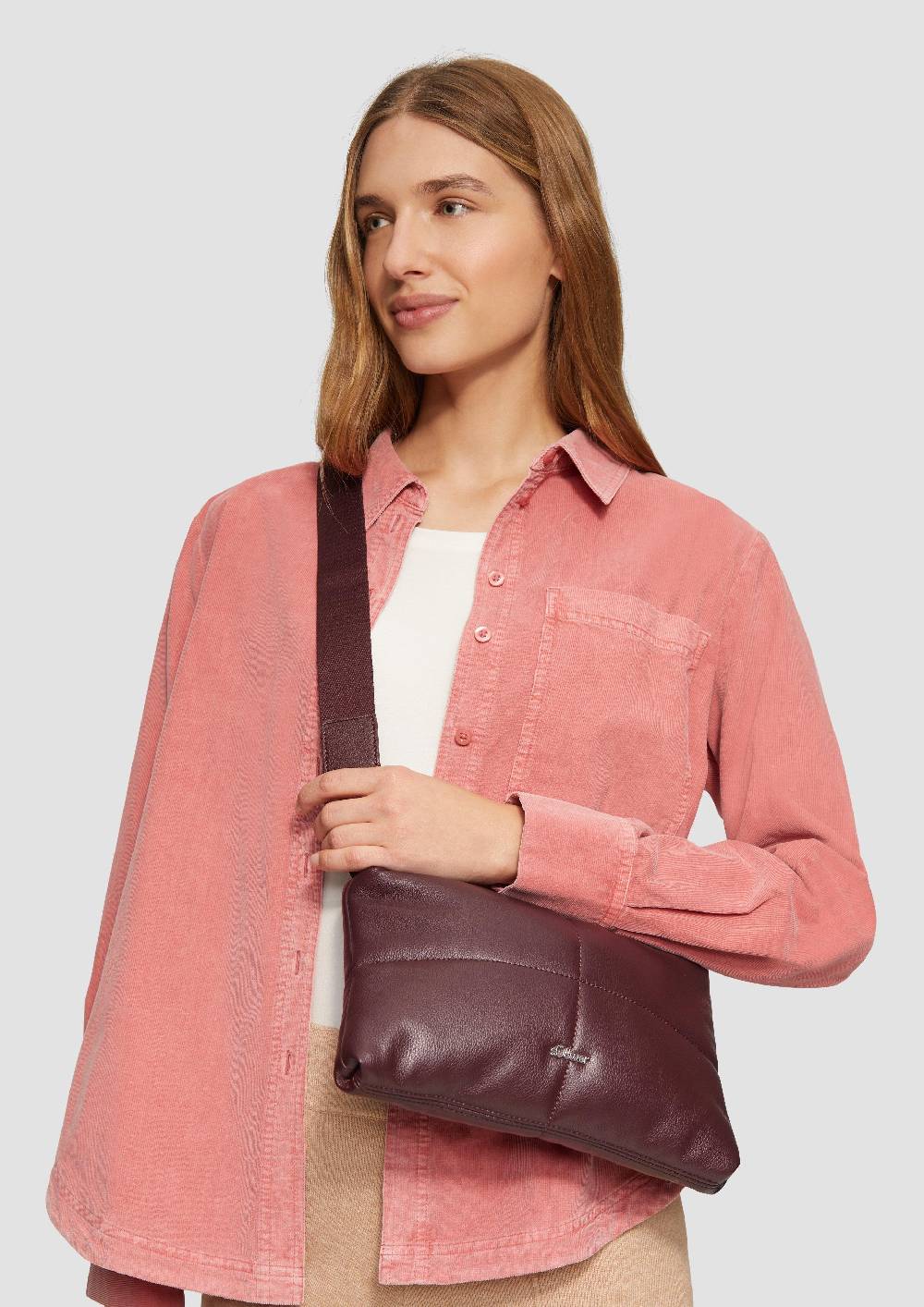 S.Oliver Gesteppte Handytasche mit abnehmbarem Crossbody-Gurt Letzter Tag