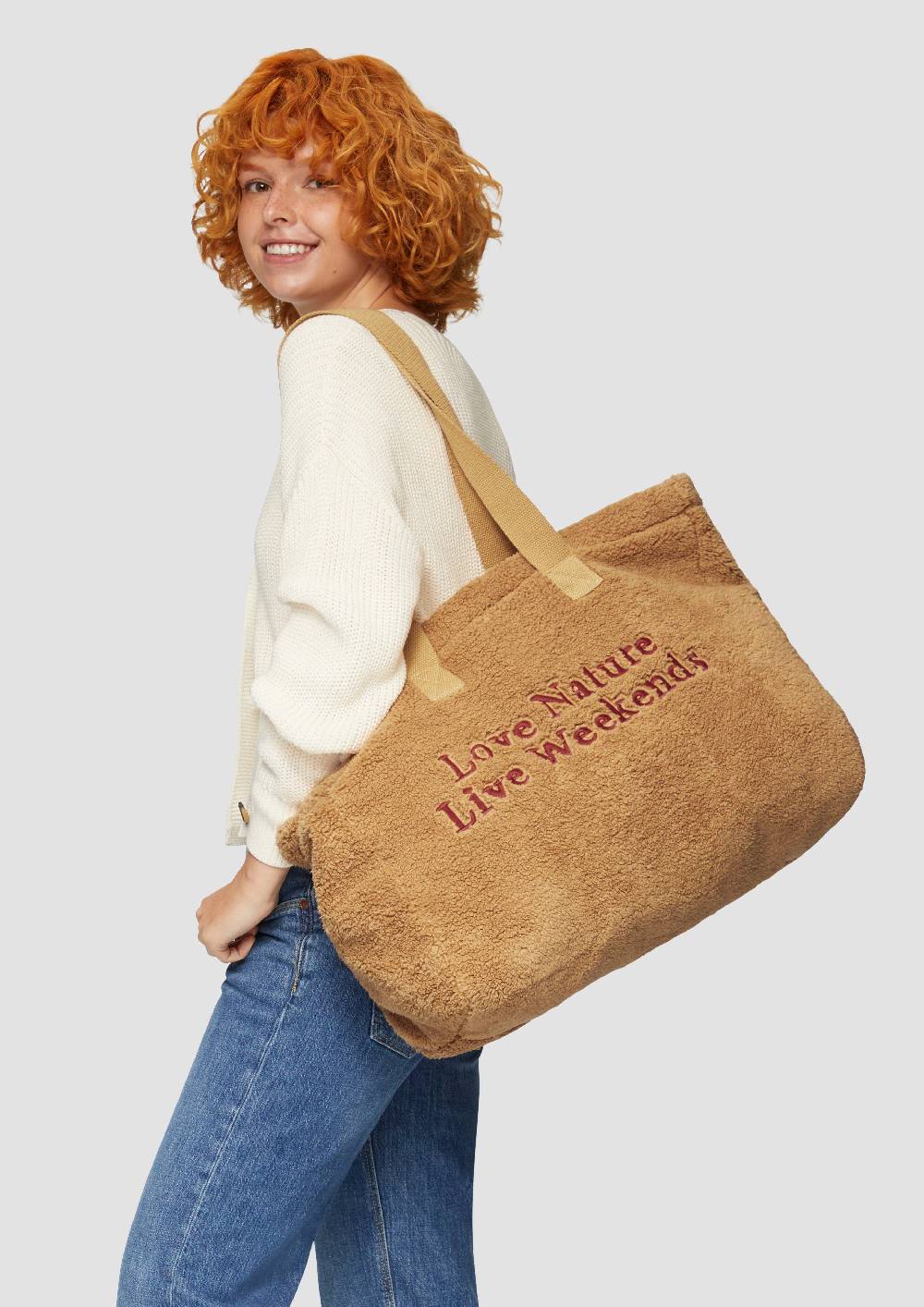 S.Oliver Shopper aus Teddyplüsch mit Stickerei Sonderangebot der Fabrik