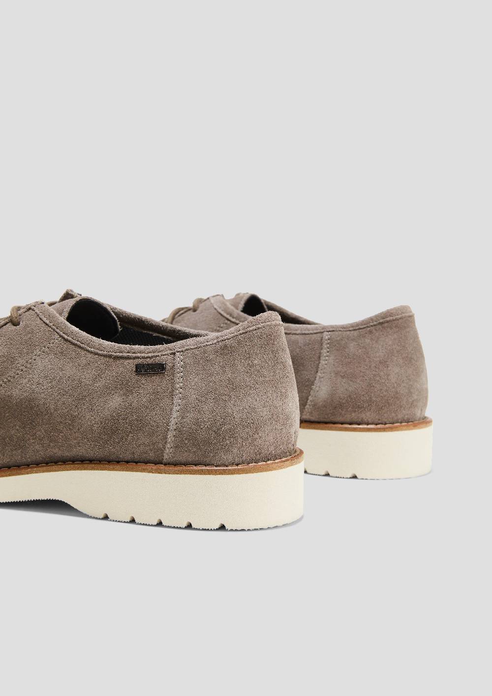 S.Oliver Slipper aus Leder mit Ziernähten Kauf eins, bekomm eins gratis
