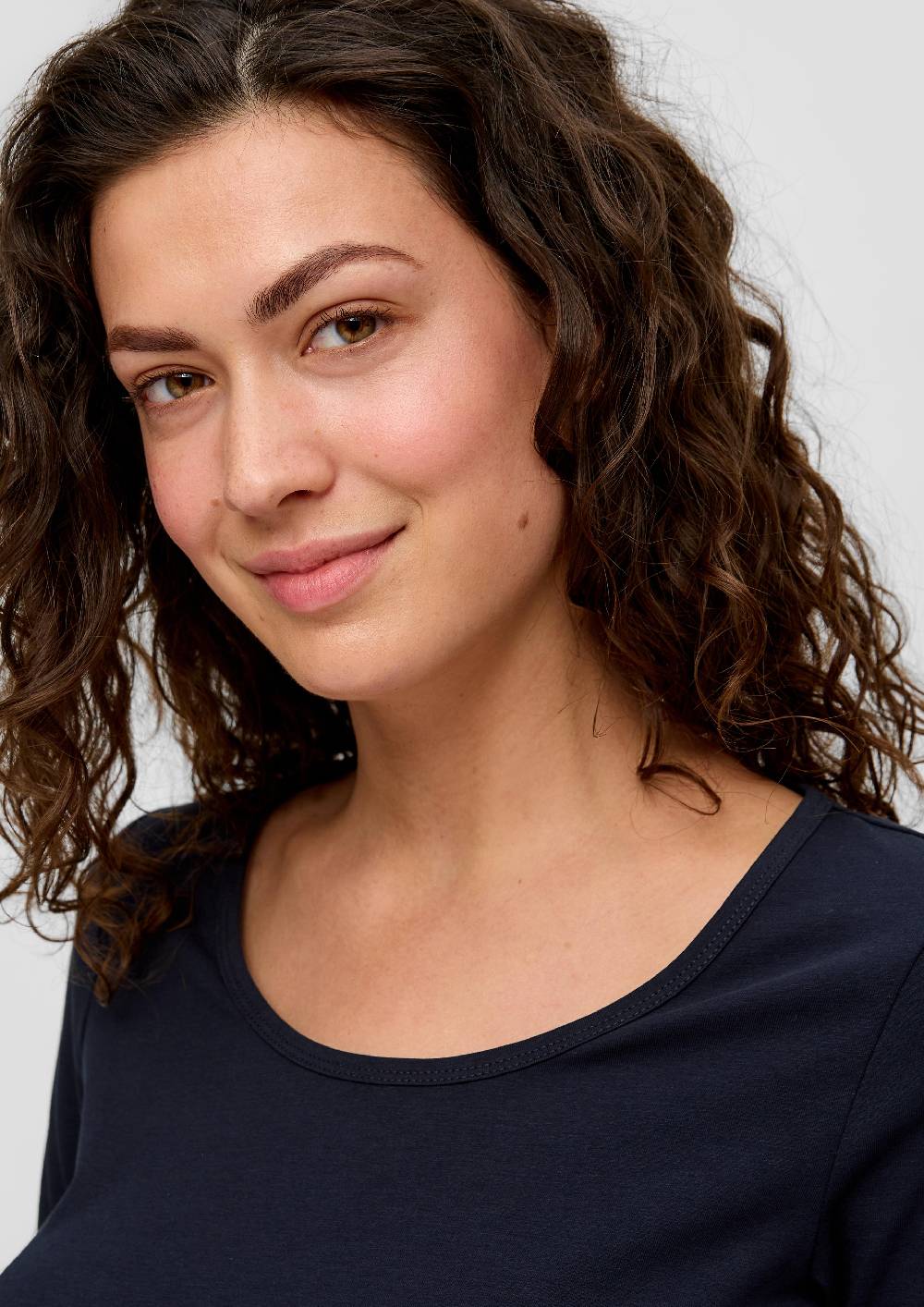 S.Oliver Elastisches Jersey-Shirt mit U-Ausschnitt JETZT KAUFEN