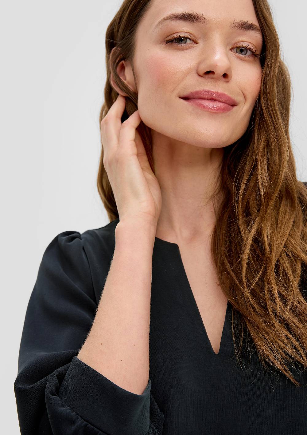 S.Oliver Softshell-Kleid mit V-Ausschnitt Fabrikpreis