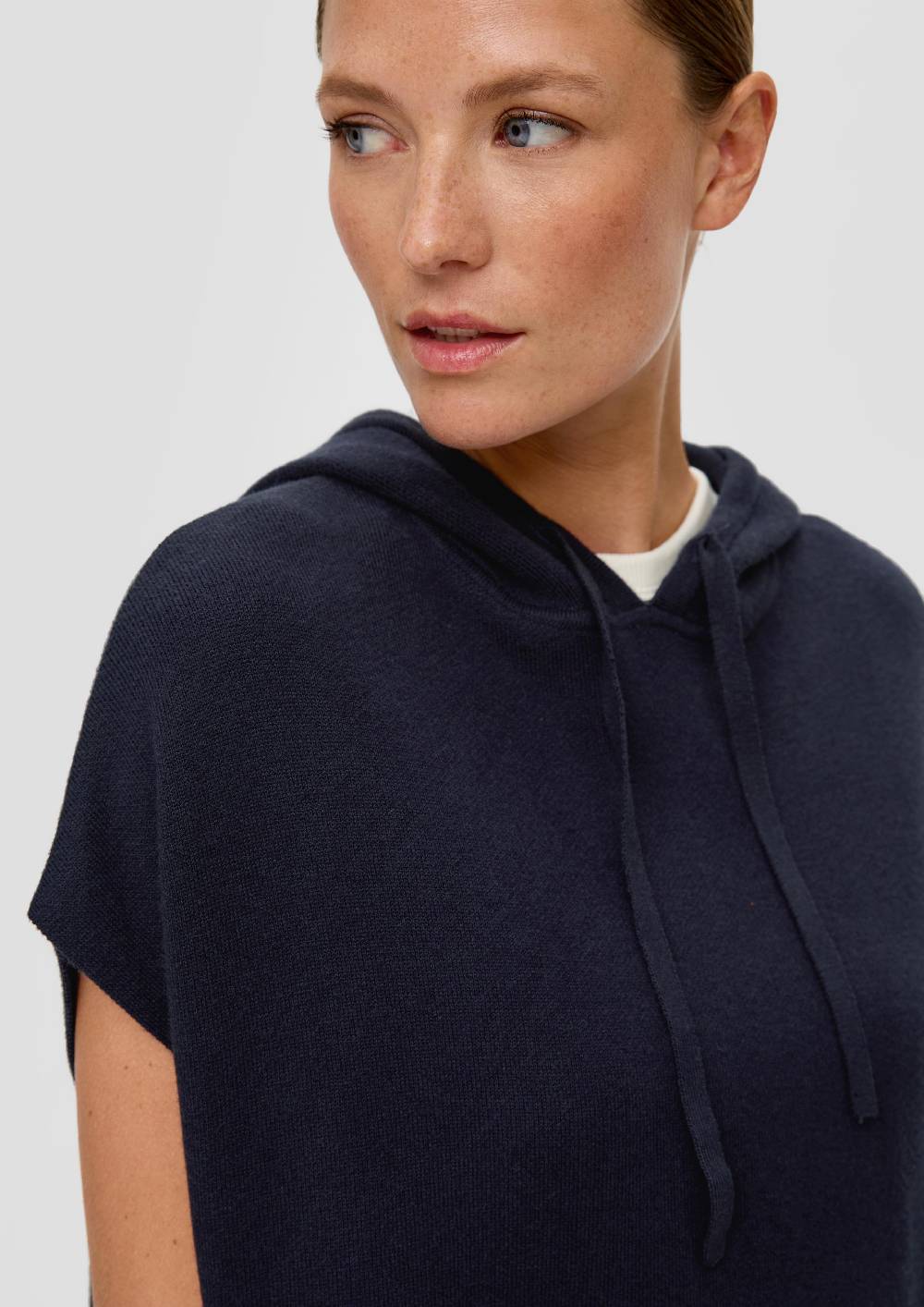 S.Oliver Strickponcho aus Viskosemix Auslauf
